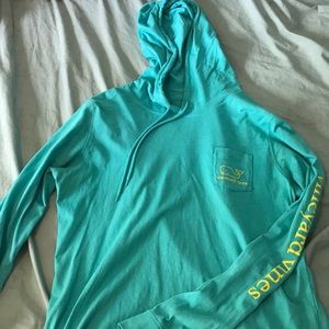 Vineyard Vines sweatshirt